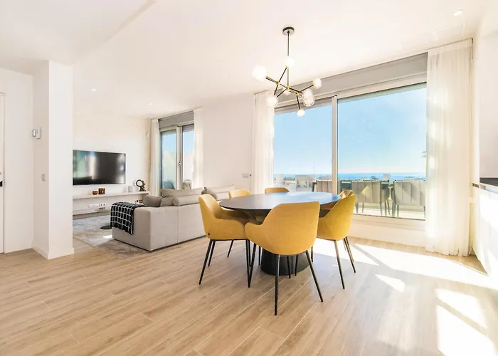 Lm352B- Spacious Family Penthouse With Sea View